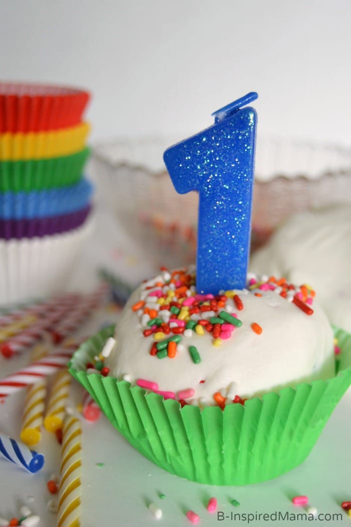 A Cupcake Play Dough Recipe Perfect for First Birthday Fun at B-Inspired Mama #GeorgeTurns1
