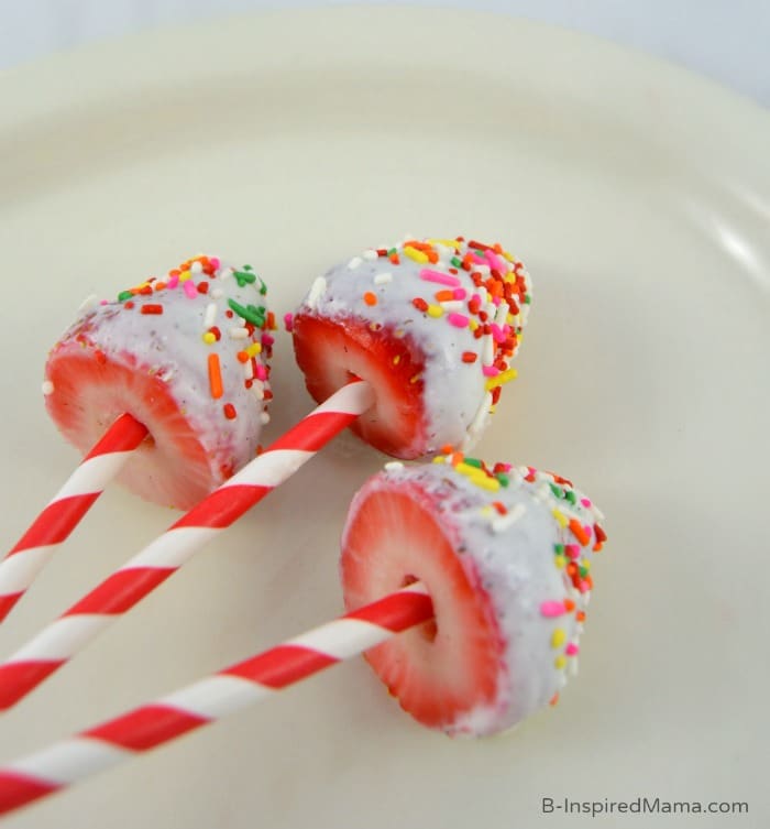 Yummy Strawberry Yogurt Pops - A Kids in the Kitchen Recipe [Sponsored by Yulu] at B-Inspired Mama