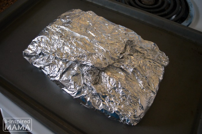 Wrap it Up Tight in Foil - Simple Turkey Fajitas Foil Packet Recipe at B-Inspired Mama